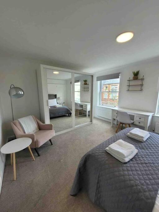 Дом отдыха 5 Bed Modern Town Centre *